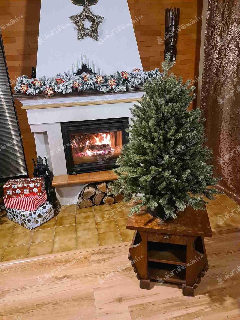 Vianočný stromček FULL 3D Smrek Alpský v kvetináči, stromček je osadený v kvetináči a má zelené husté ihličie