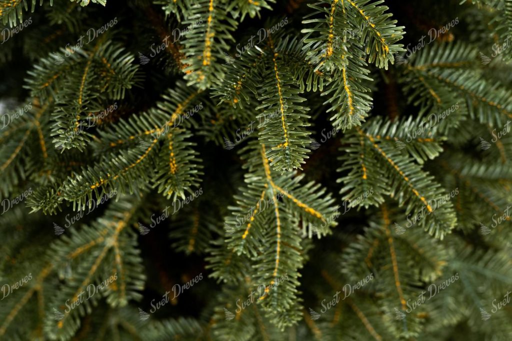 Umetno božično drevo 3D Smaragdna jelka, detajli igel