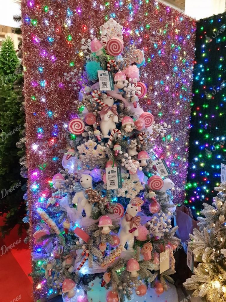 Ekstravagantni okraski za božično drevo