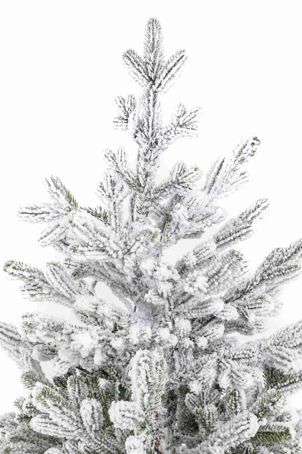 Detail vianočného stromčeka FULL 3D Smrek Švajčiarsky Zasnežený, má husto zasnežené vetvičky